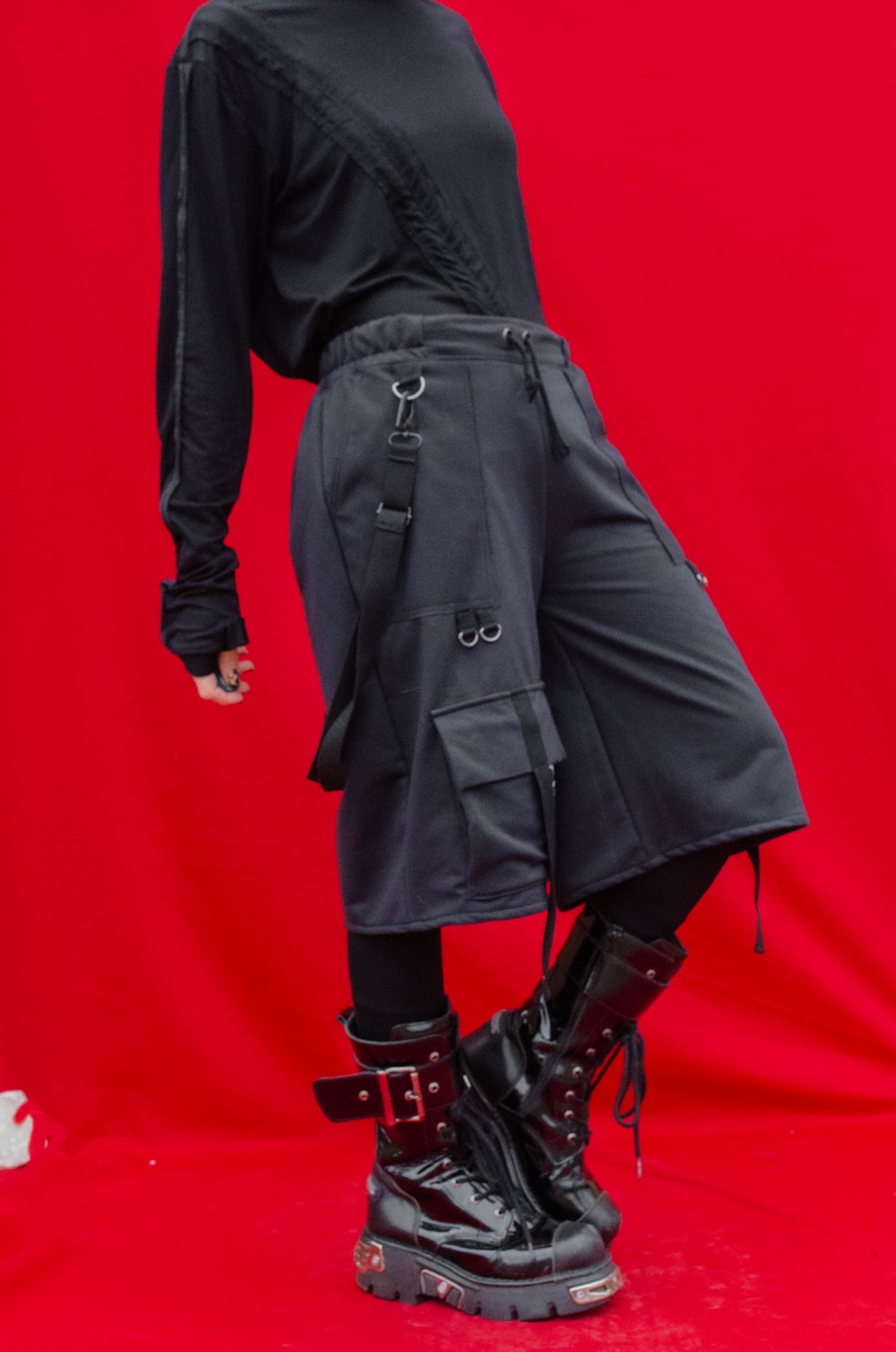 BLORN Asymmetrical cargo shorts [BLACK]