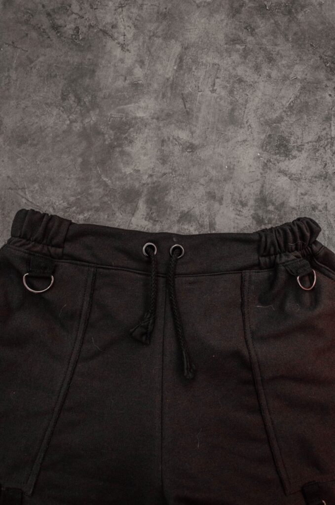 BLORN-asymmetrical-cargo-short-YNHOIA (1)