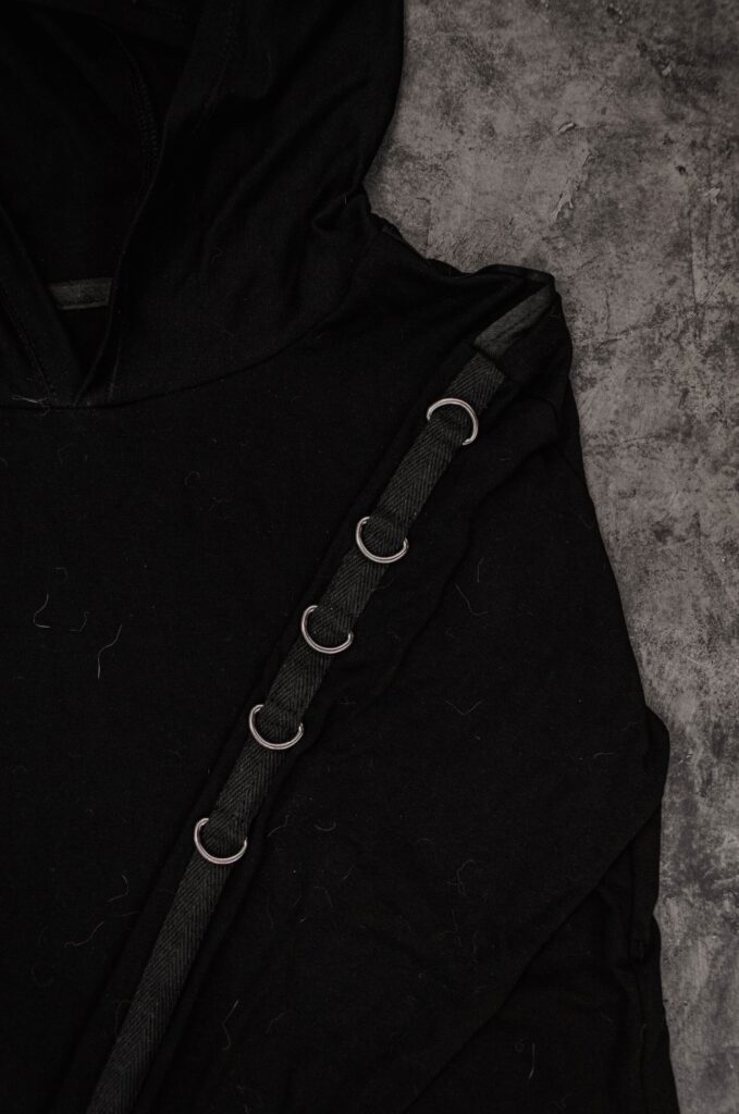 slow fashion detail made by YNHOIA zero waste and unisex patterns